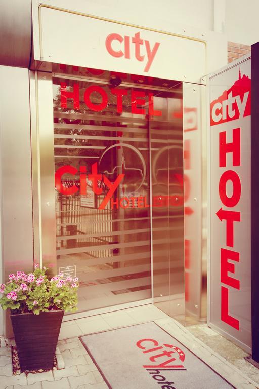 City Hotel Nitra With Free Parking المظهر الخارجي الصورة