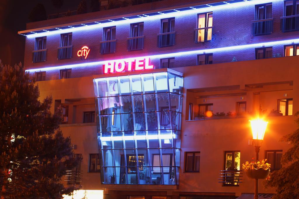 City Hotel Nitra With Free Parking المظهر الخارجي الصورة